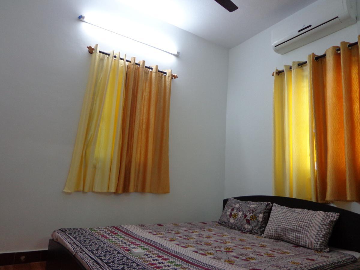 Remisha Service Apartments Chennai Room photo